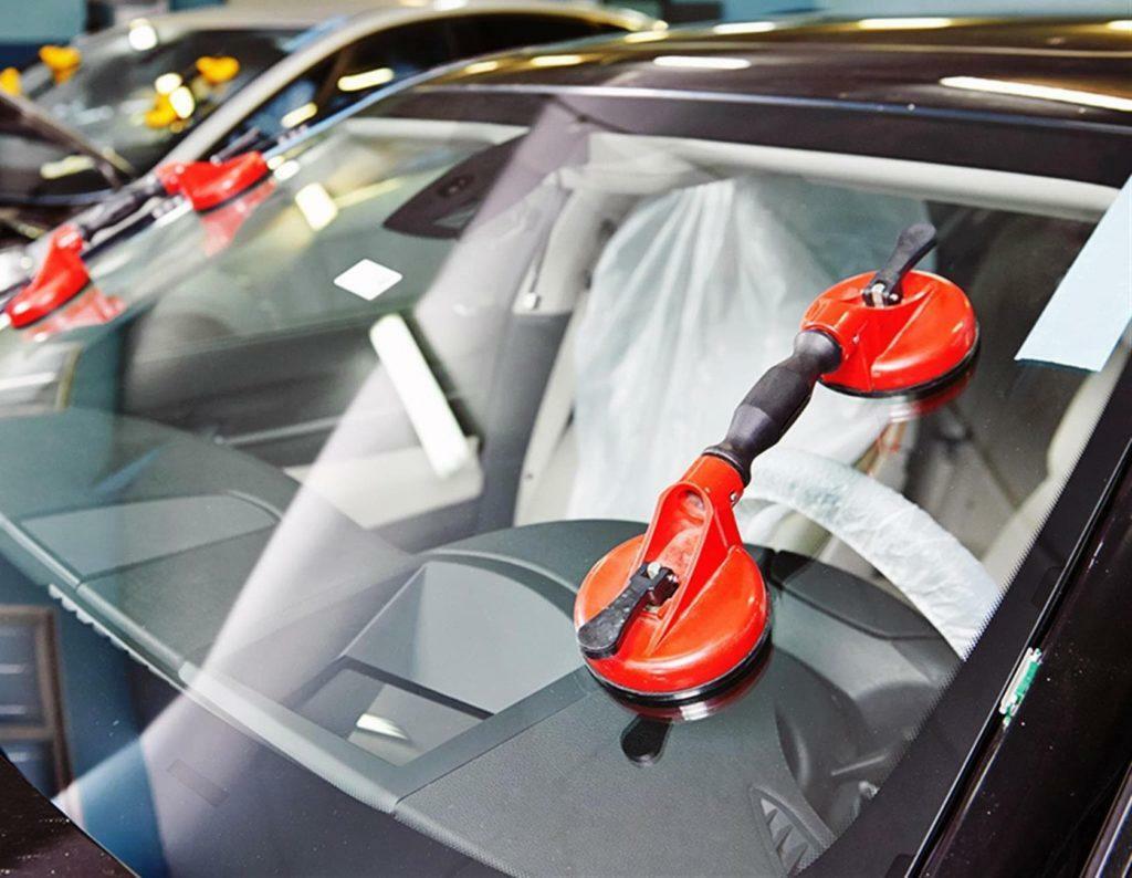 Фото после замены лобового стекла авто