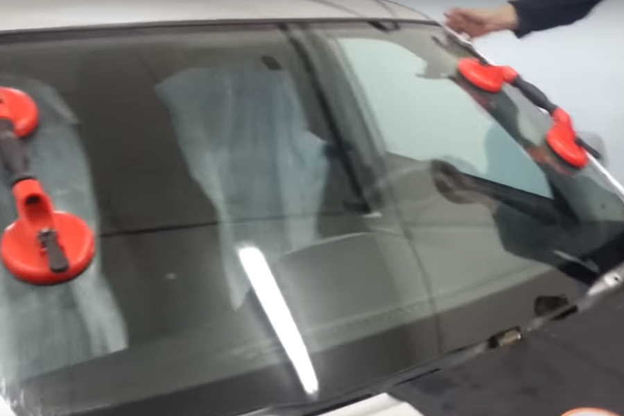 Фото авто после установки нового стекла